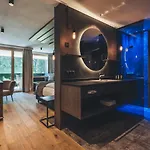 Tirolerhof 4 Sterne Superior Отель