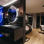 Отель Tirolerhof 4 Sterne Superior