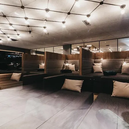 Tirolerhof Hotel 4*