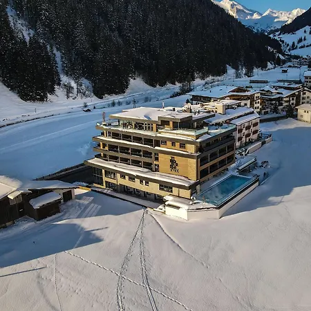 Tirolerhof 4 Sterne Superior מלון טוקס