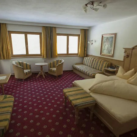 Tirolerhof 4 Sterne Superior 酒店 图克斯