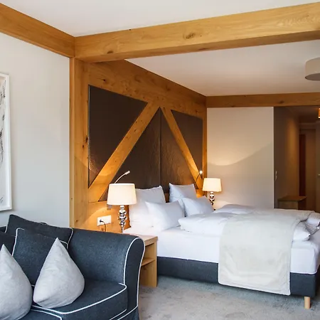 Tirolerhof 4 Sterne Superior 酒店 图克斯