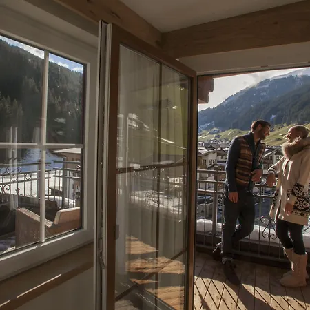 Tirolerhof 4 Sterne Superior 4* 图克斯