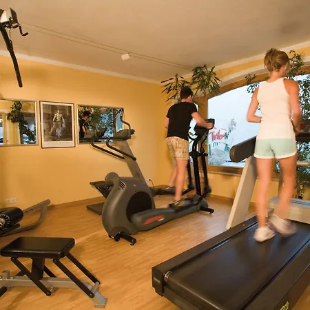 Tirolerhof 4 Sterne Superior 酒店 图克斯