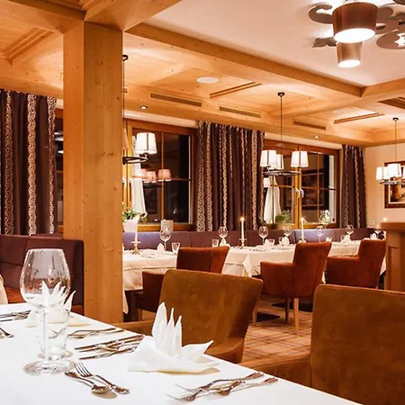 Tirolerhof 4 Sterne Superior 4* 图克斯