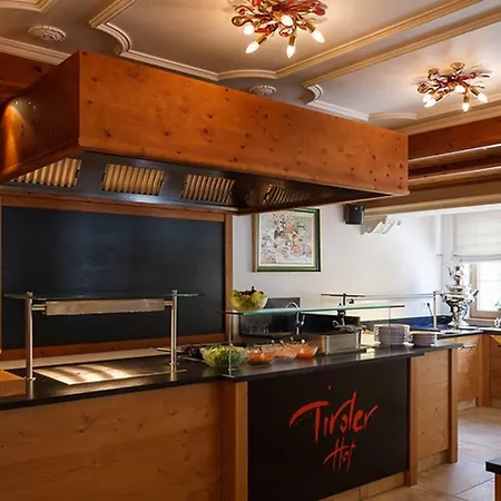 Tirolerhof 4 Sterne Superior 4* 图克斯