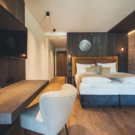 Tirolerhof 4 Sterne Superior 酒店 图克斯