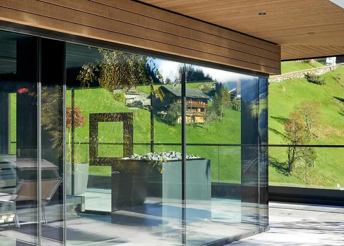 Szálloda Tirolerhof 4 Sterne Superior Tux