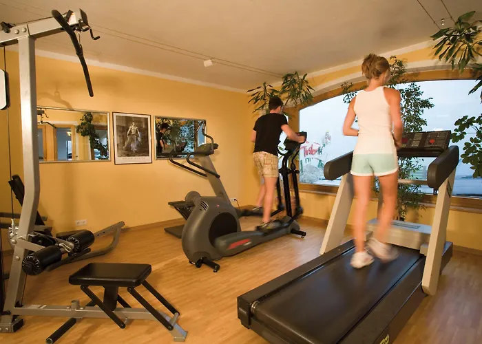 Tirolerhof 4 Sterne Superior Szálloda Tux