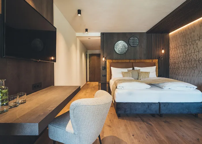 Tirolerhof 4 Sterne Superior Szálloda Tux