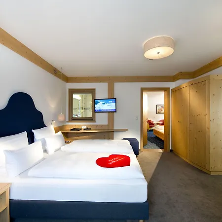 Hotel Tirolerhof 4 Sterne Superior Tux